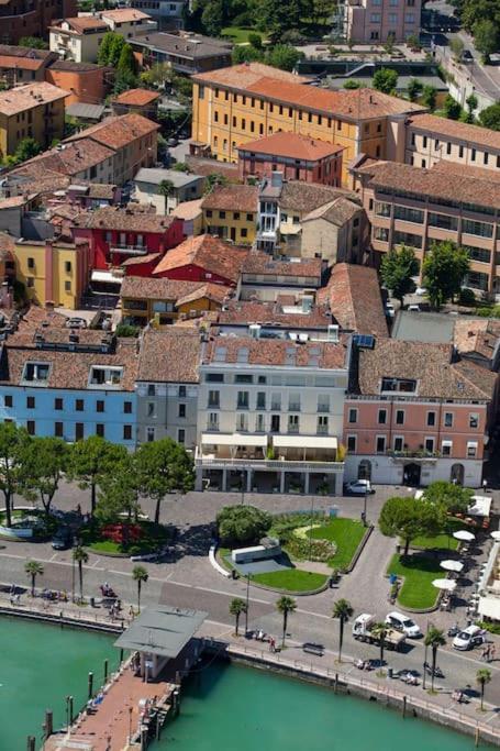 Attico In Piazza Matteotti Lejlighed Desenzano del Garda Eksteriør billede