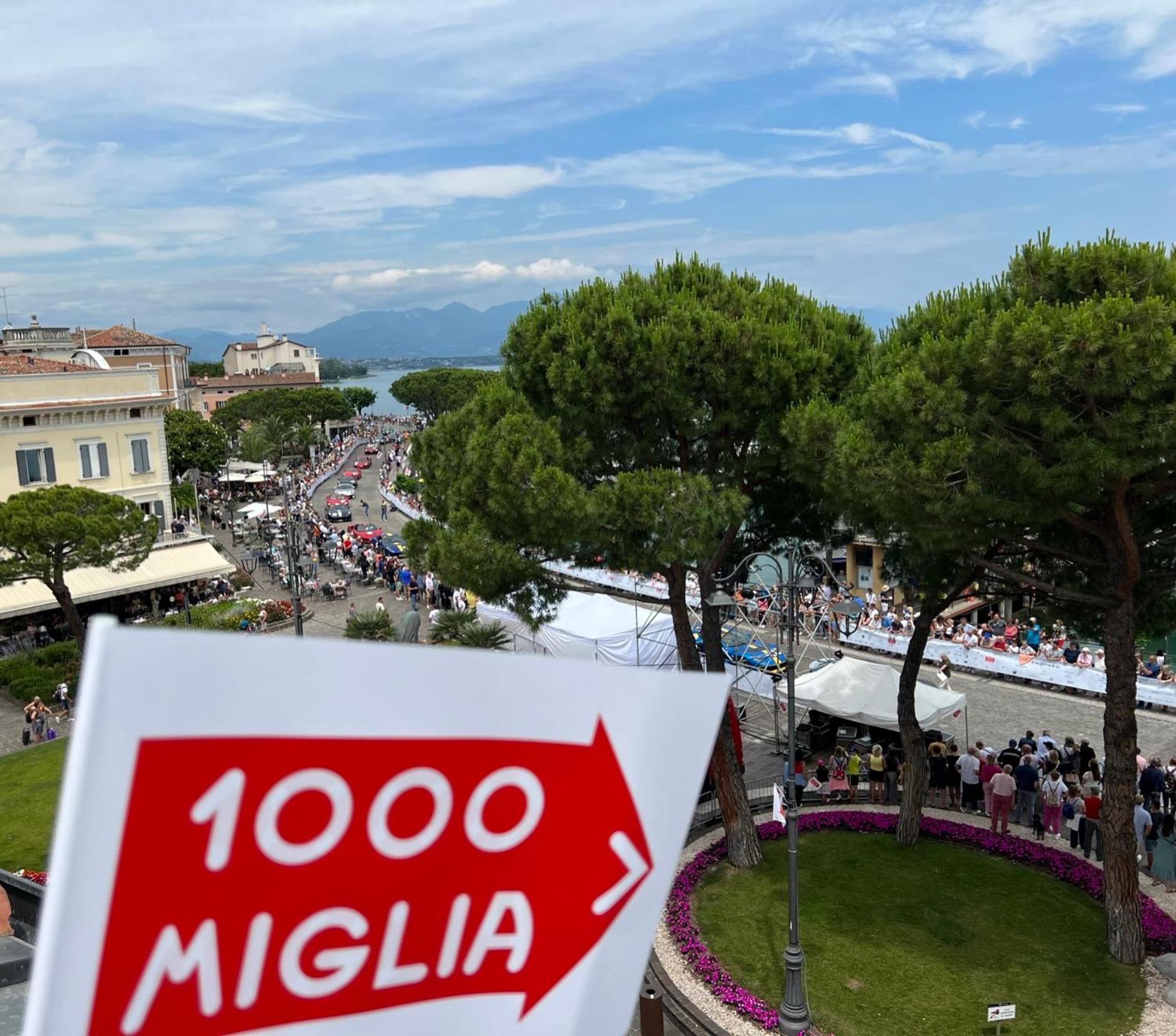 Attico In Piazza Matteotti Lejlighed Desenzano del Garda Eksteriør billede